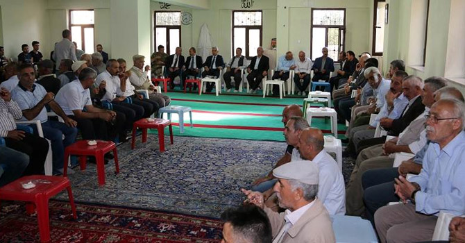 Vali Toprak Şahin'in taziyesine katıldı