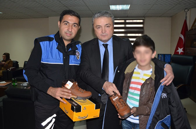 01-082.jpg 01-082.jpg