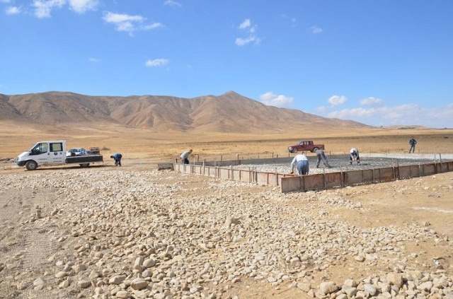 01-083.jpg 01-083.jpg