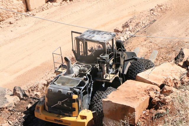 01-153.jpg 01-153.jpg