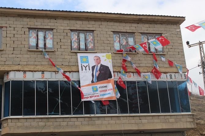 02-131.jpg 02-131.jpg