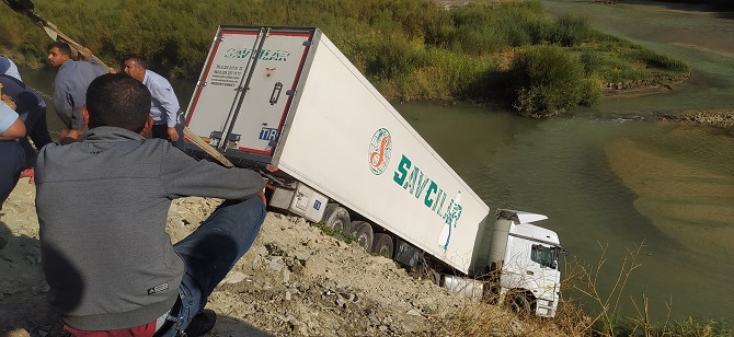 02-175.jpg 02-175.jpg