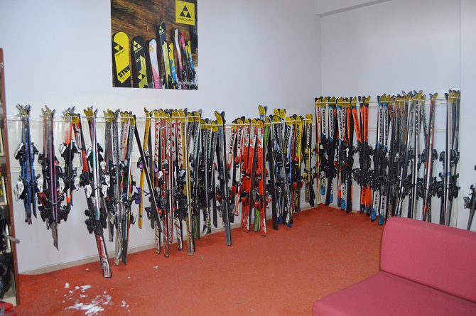 03-076.jpg 03-076.jpg