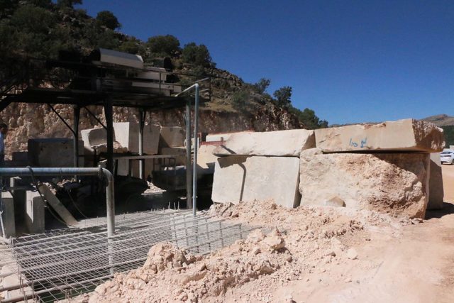 03-099.jpg 03-099.jpg