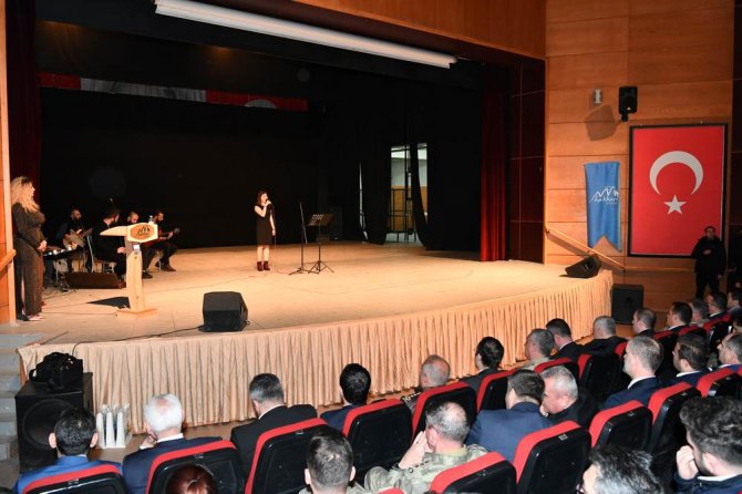 04-101.jpg 04-101.jpg