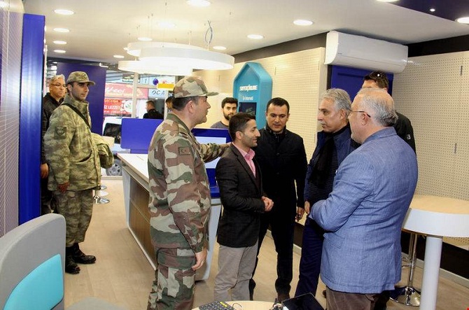 05-056.jpg 05-056.jpg