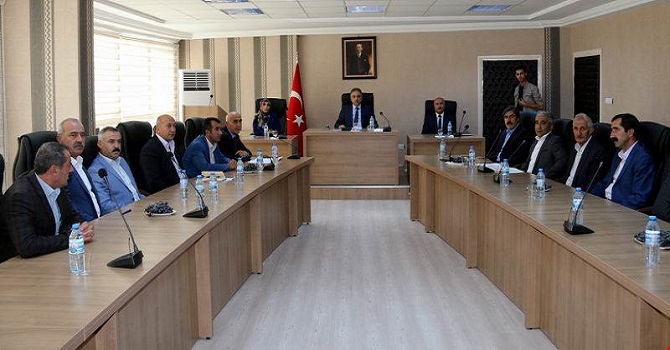 05-077.jpg 05-077.jpg