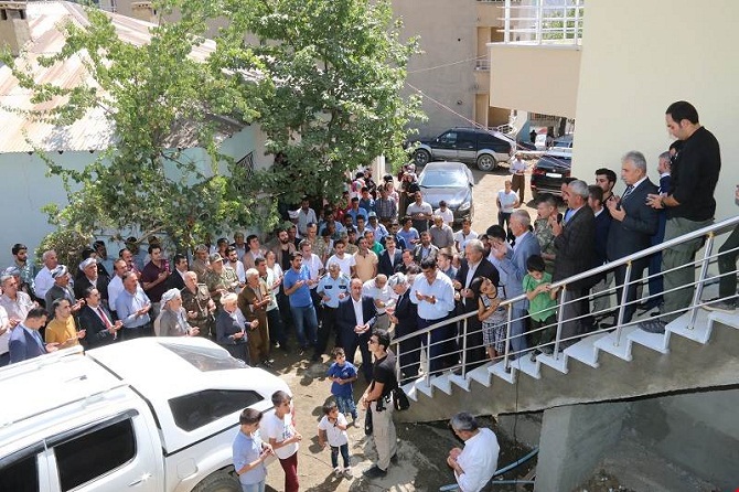 06-034.jpg 06-034.jpg