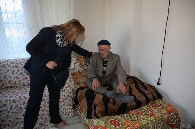 06-044.jpg 06-044.jpg