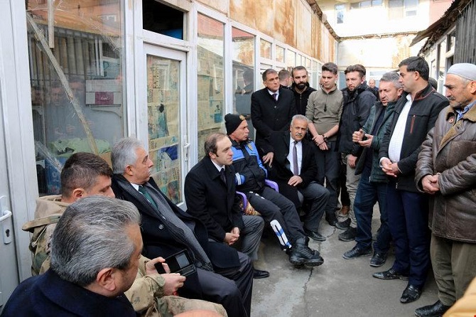 06-047.jpg 06-047.jpg