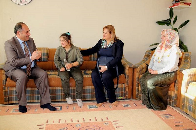 08-027.jpg 08-027.jpg