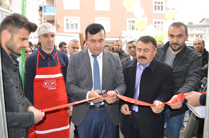 10-048.jpg 10-048.jpg