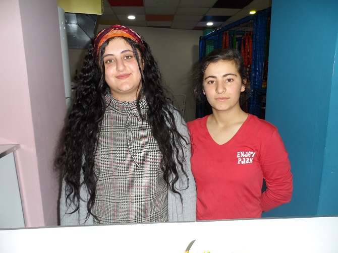 12-044.jpg 12-044.jpg