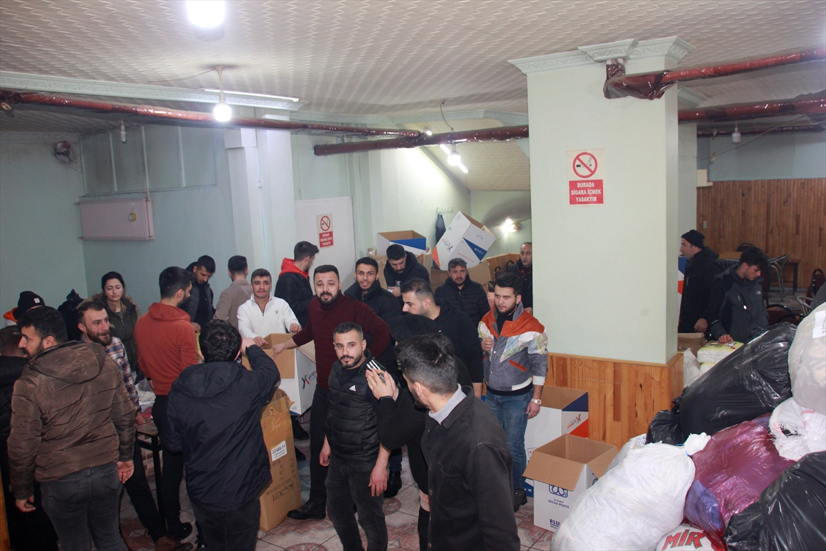 aa-20230207-30207030-30207026-van-mus-bitlis-ve-hakkaride-toplanan-yardimlar-depremzedelere-gonderiliyor.jpg