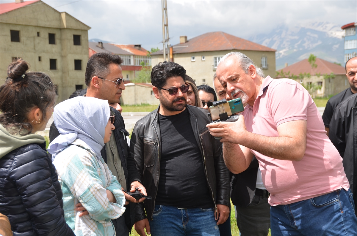 aa-20230530-31285763-31285760-yuksekova-tarim-ve-orman-mudurlugu-personeli-dron-kullanmayi-ogreniyor-1.jpg