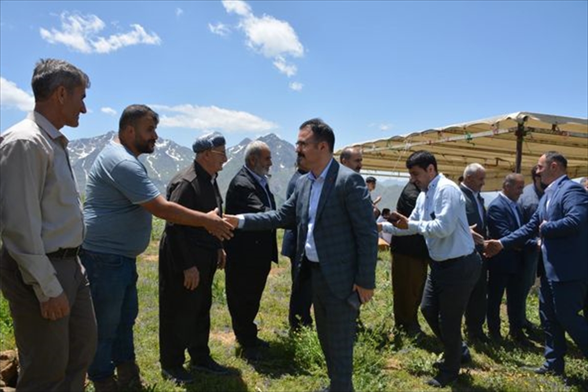aa-20230622-31495410-31495402-kaymakam-ekber-ve-belediye-baskani-sakli-mergesav-yaylasina-vatandaslarla-bulustu.jpg