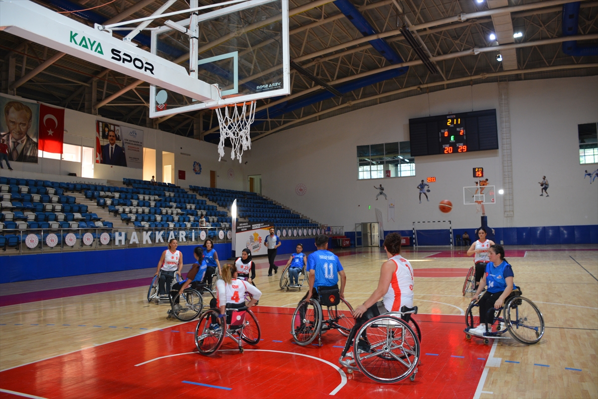 aa-20230721-31730543-31730541-tekerlekli-sandalye-basketbol-a-milli-kadin-takimi-hazirliklarini-hakkaride-surdurdu.jpg