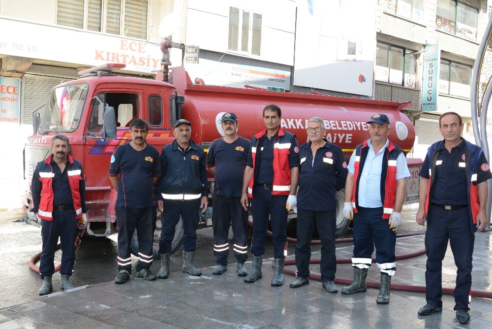 hakkari-belediyesi-itfaiye-mudurlugu-ekipleri-kurb-1596357022723.jpg
