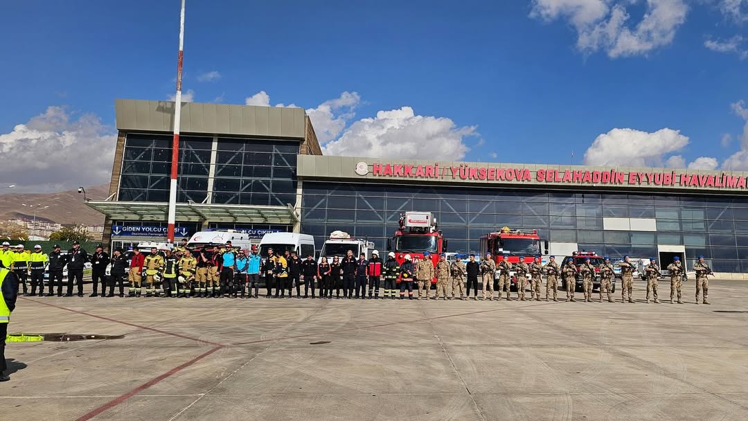 yuksekova-selahaddin-eyyubi-havalimani-tatbikatafet-ve-acil-durumlara-etkin-mudahale-kapasit.jpg