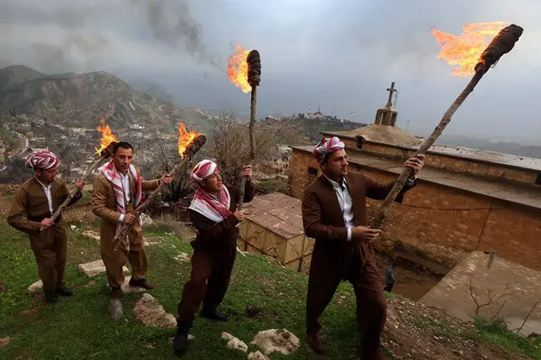 newroz-un-baskenti-akre-de-bu-sene-2724-mesale-yakilacak.webp