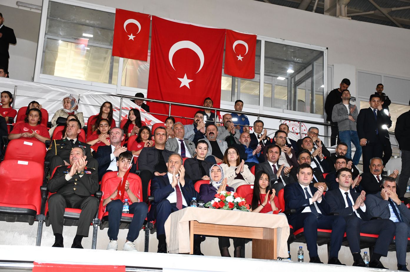f95c85c1-4712-4ce2-9c5c-63980a7650a6.jpg