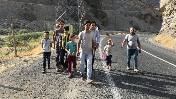 690x390cc-hkr-03-10-2020-ogrenciler-egitime-ulasamiyor6.jpg 690x390cc-hkr-03-10-2020-ogrenciler-egitime-ulasamiyor6.jpg