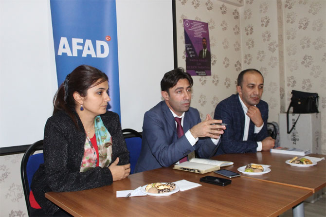 a2-001.jpg a2-001.jpg