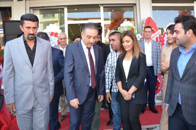 b4-002.jpg b4-002.jpg