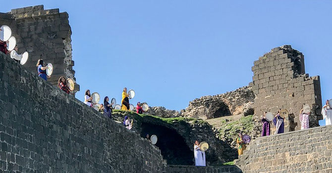 e1-003.jpg e1-003.jpg