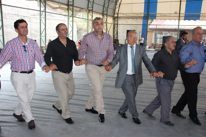 e3-001.jpg e3-001.jpg