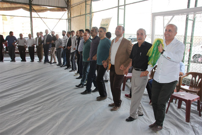 e4-001.jpg e4-001.jpg