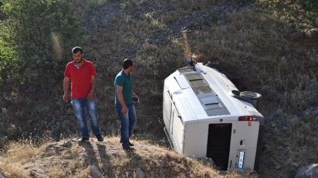 hakkari-de-trafik-kazasi-1-yarali-7444810_x_o.jpg