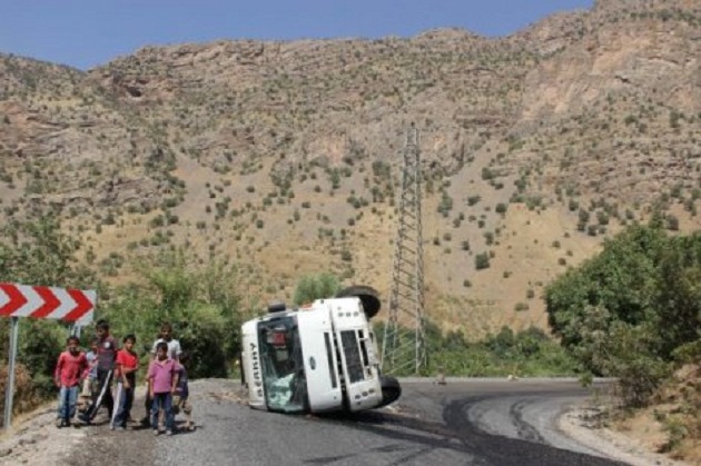 hakkaride-trafik-kazasi,-1-yarali-iha-20120810aw000059-2-t.jpg