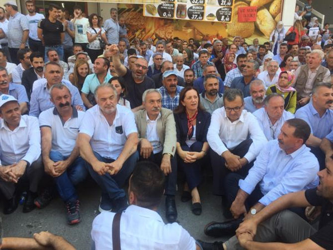 macogluu.jpg macogluu.jpg