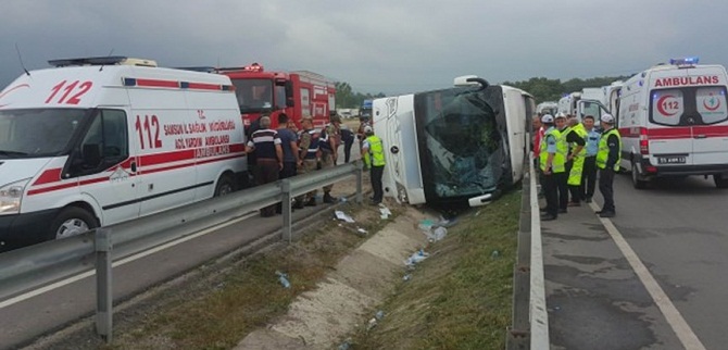 samsunda-askerleri-tasiyan-otobus-devrildi,ubv_at2lvu2st2tib0mmww.jpg