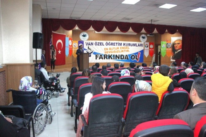 vanda-28-engelli-vatandasa-tekerlekli-sandalye-verildi-001.jpg vanda-28-engelli-vatandasa-tekerlekli-sandalye-verildi-001.jpg