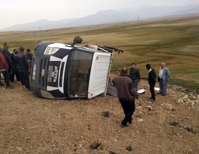 yuksekova-da-maddi-hasarli-kaza-12546756_o.jpg