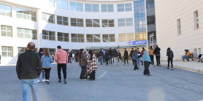 Hakkari'de KPSS ortaöğretim sınavı başladı