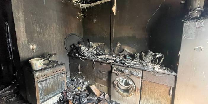 Hakkâri’de çıkan yangın evi küle çevirdi