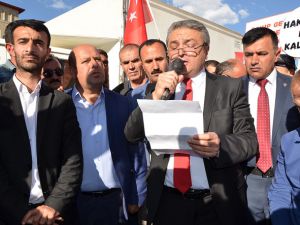 'Hakkari'de Binler memleket için yürüdü'