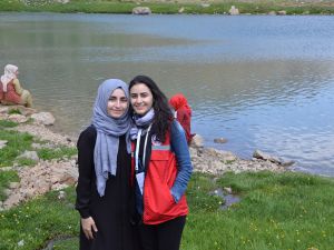 Hakkari'ye Gelen 20 Üniversiteli Berçelan Yaylası'nı Gezdi