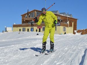 Hakkâri’de kayak sezonu açıldı